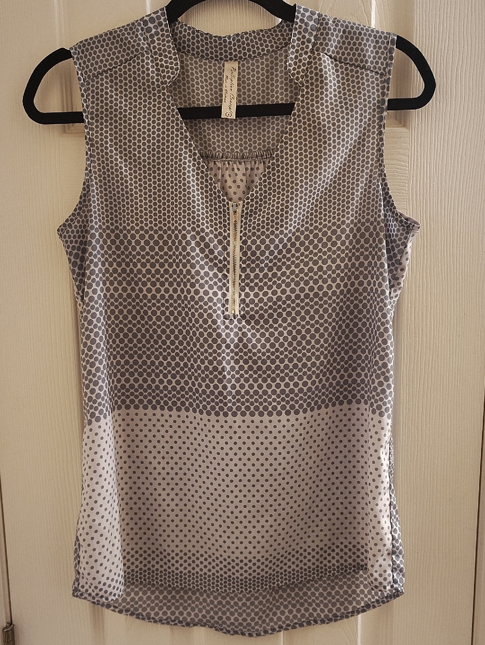 PerSeption Concept Gray Polka Dot Sleeveless Zip-Front Camisole